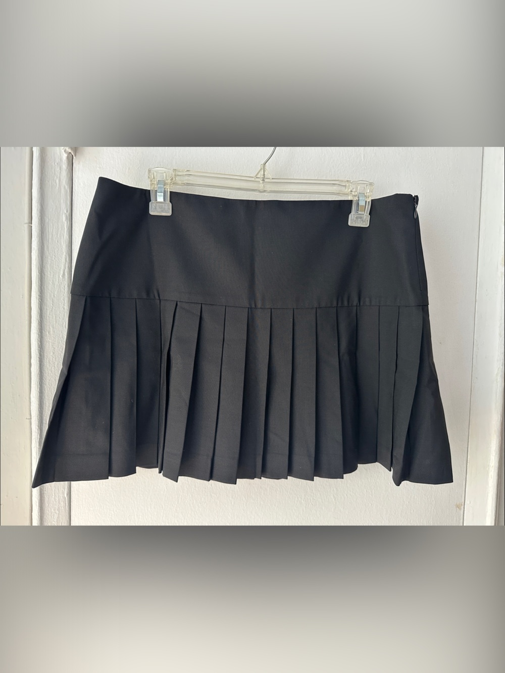 Theory Women’s Black Pleated Mini Skirt sz 10